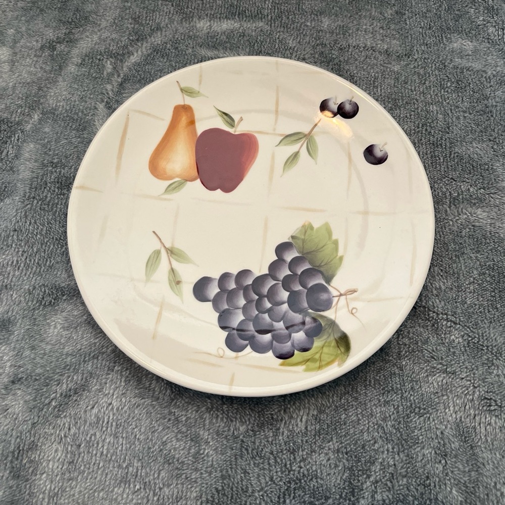 Home Interiors Sonoma Villa  Plates Grapes Apples
